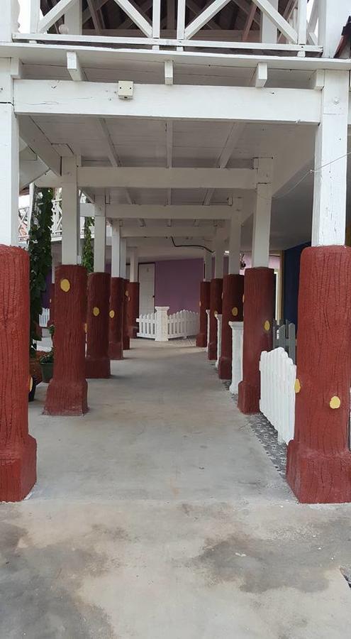 Iz Village Kampung Kuala Besut Exterior foto
